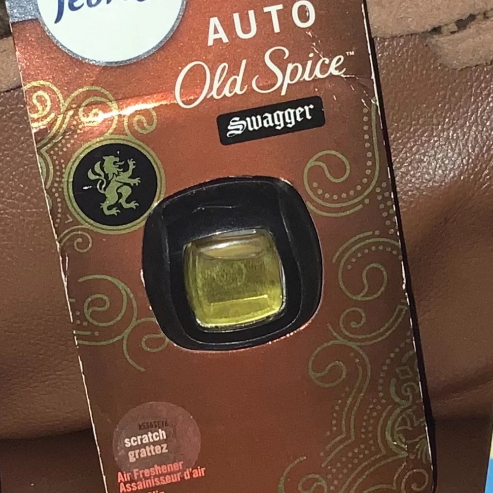 Febreze Air Freshener SprayDowny April Fresh & Sweet Peony & Small Spaces & Auto - Picture 3 of 5